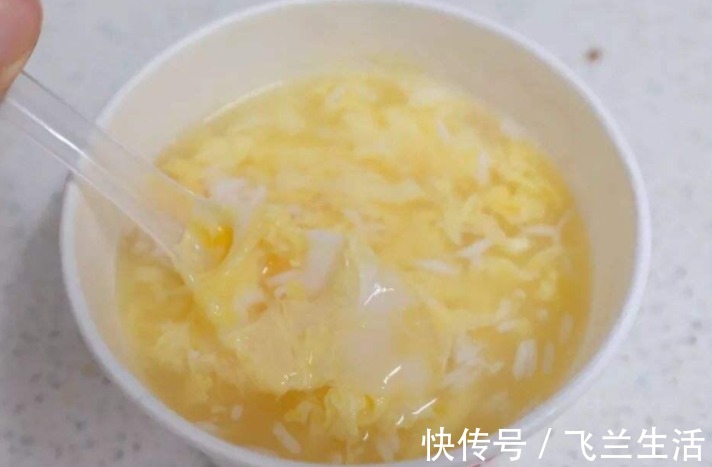 黄冰糖|村口70岁奶奶，做“冲鸡蛋花”火了，不加盐和水，清热解暑喝不腻