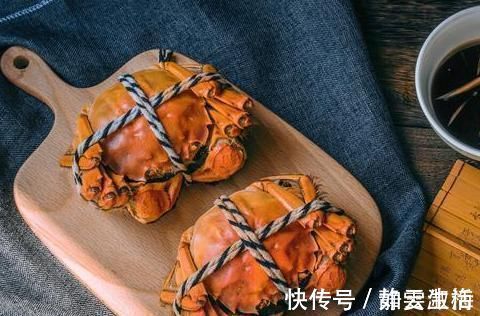 蒸螃蟹|蒸螃蟹，冷水上锅蒸还是热水？口感差别很大，以后别再用错了
