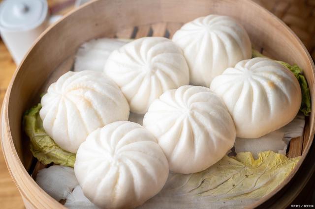 酵母粉发面做包子太慢教你一招，20分钟就能发满盆，快速省事