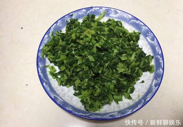  小白菜|饺子皮水煎包，做法简单，但味道不简单