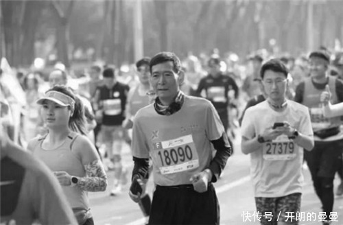 肺癌|抗癌斗士贺明癌症晚期生命剩3个月,用61场马拉松跑出生命奇迹