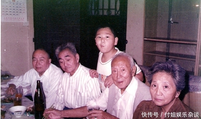 姐姐|父亲不留遗产,母亲远走异国,姐姐失联31年,他一生有亲人无亲情