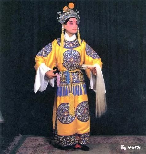  舞台|京剧舞台幕后的18位师傅（六）简单讲讲“龙套”