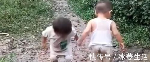 兴趣爱好|两萌娃泥坑里释放天性,妈妈看到直接崩溃,这篓子亲爹也救不了