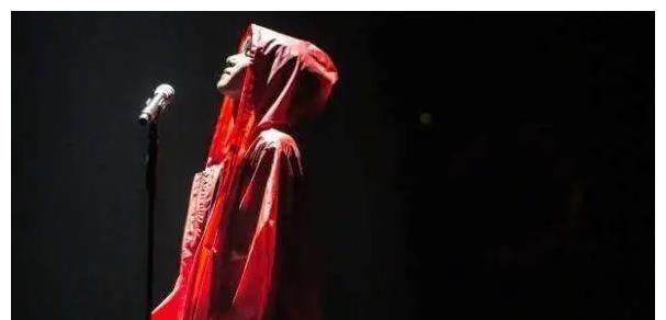 作为“天娱一哥”的他,一人养活两家公司,他被龙丹妮捧在手心,他是谁?