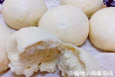 发酵粉蒸馒头，有人加小苏打有人放食用碱教你正确做法，不发酸