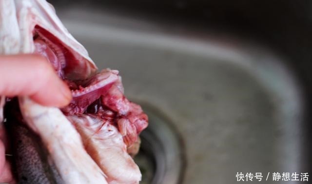 鱼不论怎么蒸都发腥牢记这2点,不腥肉嫩还很鲜