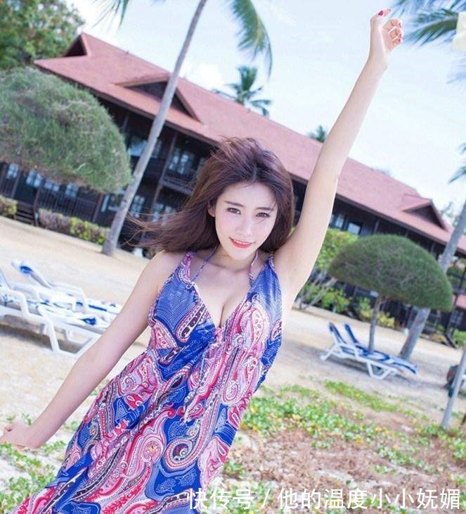 吊带裙 沙滩风情, 纯美的印花吊带裙, 映衬出美女的天真与浪漫