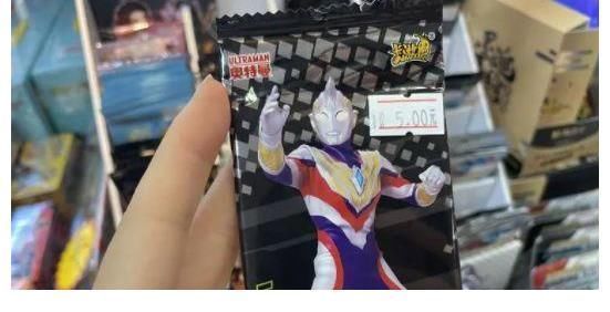 sr|不到1毛的成本,收割几十亿,奥特曼卡到底有什么魔力?