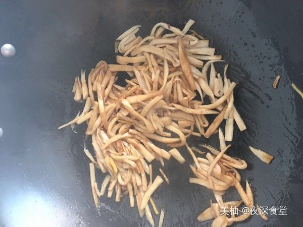 大鱼大肉靠边站，这菜比肉都好吃，10块钱能买3斤，越嚼越香