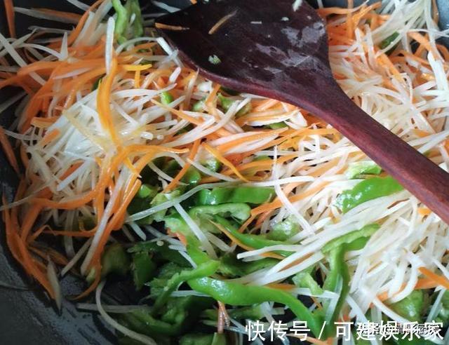 好吃|这3种素菜一起炒,原来这么好吃,不放肉也很香,难怪孩子爱吃