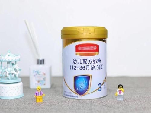 在给宝宝选奶粉的时候大家都是怎么选的?选择的时候要看什么呢?