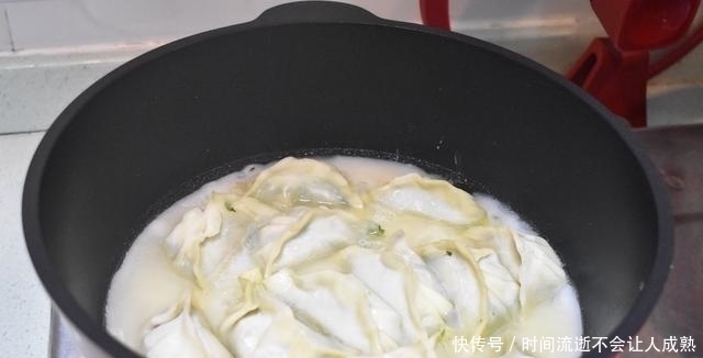 春天用这三种食材做饺子馅,鲜美汁多味道超赞,蒸饺煎饺都很好吃