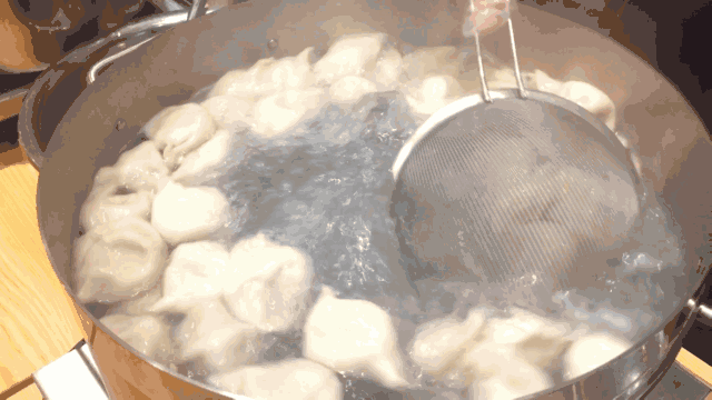馅料|煮饺子,不要水开就下锅,多加“这一步”,饺子不破皮不粘锅