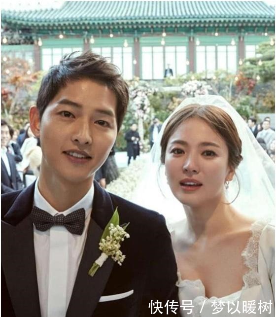 力破离婚传言!宋仲基穿宋慧乔衣服拍戏 手