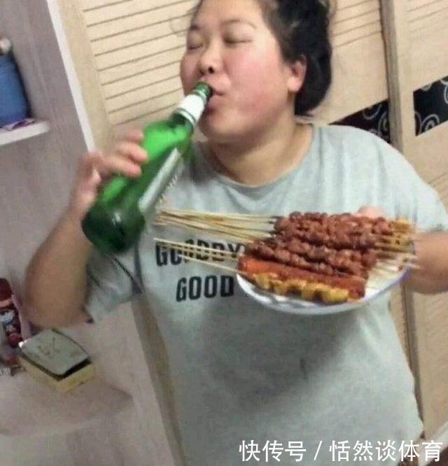 孕妇为博人眼球,孕期直播喝啤酒,网友:胎儿未出生就已经醉了