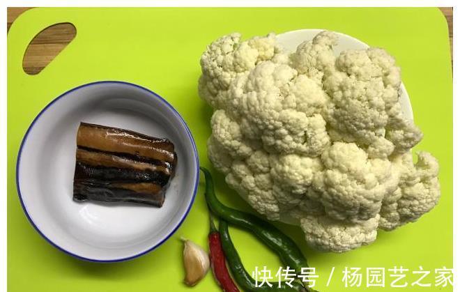 干锅|炒花菜时，有人焯水，有人过油，原来都错了，难怪炒出来不好吃