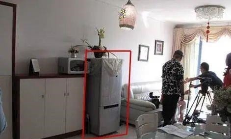 厨房|冰箱放厨房餐厅还是客厅呢？小房子更应该放这，你家做对了吗？