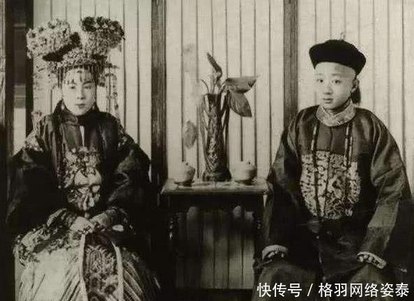 清朝人的“婚纱照”:女人们盛装打扮,凤冠霞帔,别有一番韵味