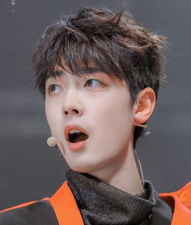 知名主持人|肖战是颜值天花板,知名主持人也摊牌了,还夸赞肖战三好