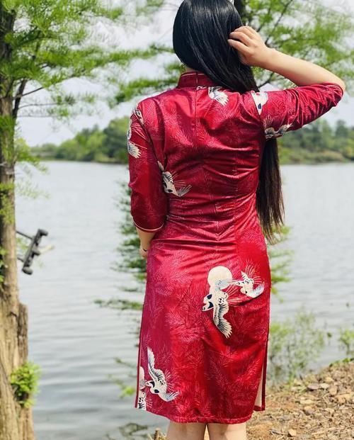 风格|流行复古风,旗袍风格的造型首当其冲,成为美女的首选