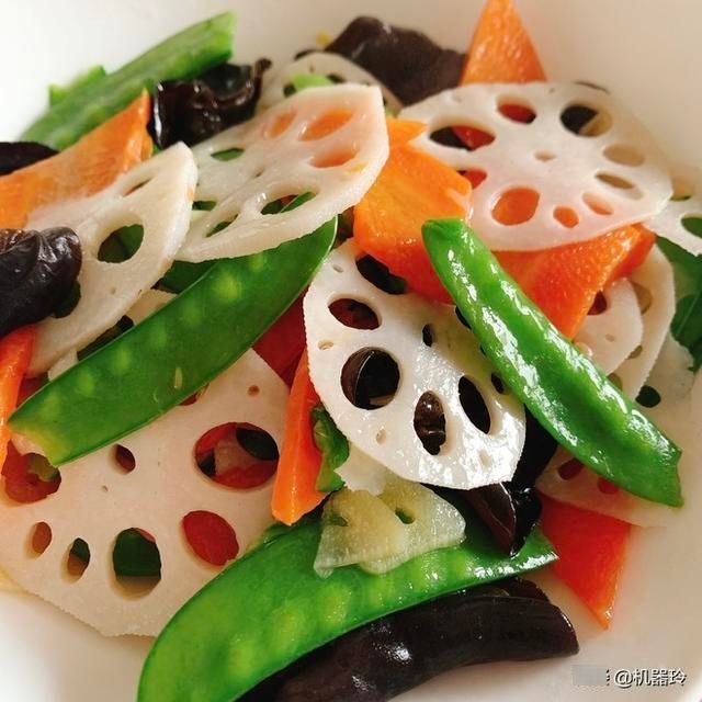 冬天宁可不吃肉，吃这10道素菜，清淡解油腻，暖胃驱寒人人吃得起