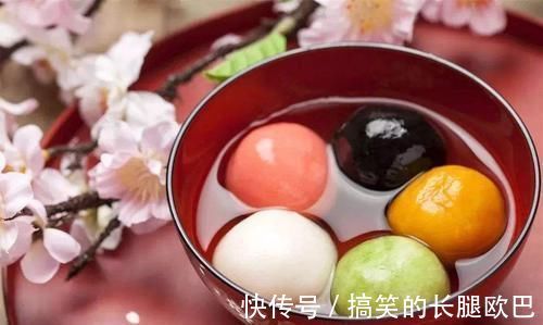 煮冻汤圆,直接下锅是大错!糖水店教你一招,不开裂不破皮,好吃