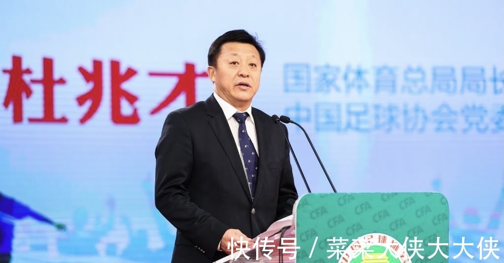 决战|1-2!国足决战日本雪崩,靠李霄鹏续命,日媒羡慕换帅,CCTV5直播