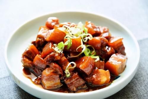  做法|红烧肉好吃有诀窍，教你做肉的正确做法与用料，红烧肉不好吃才怪