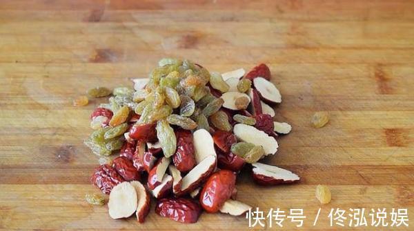 黄瓜鸡蛋饼|黄瓜最近火了，打入2个鸡蛋，不炒不凉拌，比吃肉还过瘾