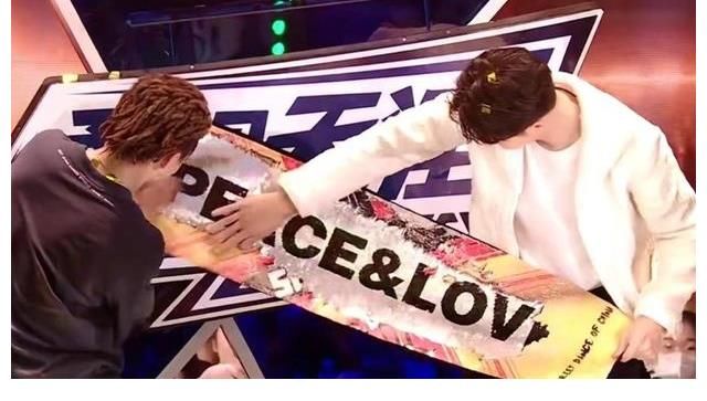 王一博率領(lǐng)一波王炸奪冠非議聲不斷：成績斐然實屬情理之中