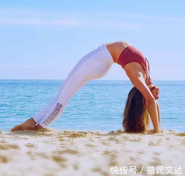 美衣|每天坚持练这几个体式，腰瘦了，胳膊细了，身材越来越好