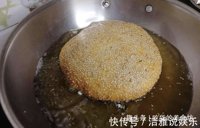 面粉不做馒头了，教你如此做，不用一滴水，不蒸不烙，5分钟出锅