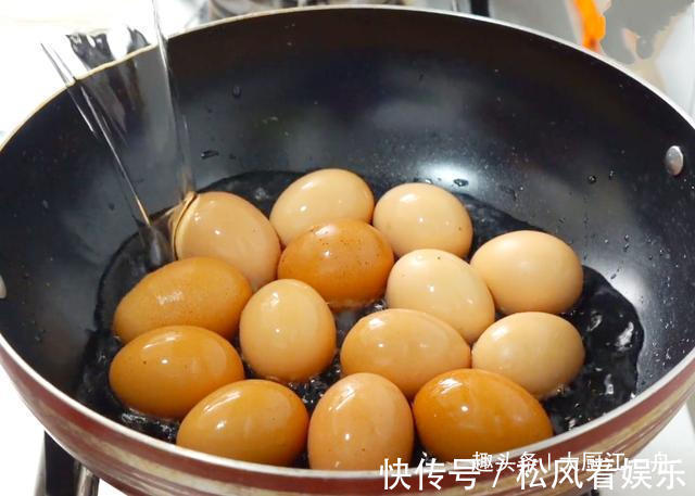 搅拌均匀|原来茶叶蛋的做法这么简单，早知道就不出去买了，学会可以摆摊了