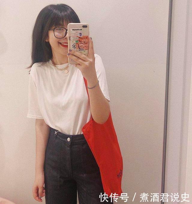 穿过这么多流行色,果然还是黑白最高级!记住这5个思路,不沉闷