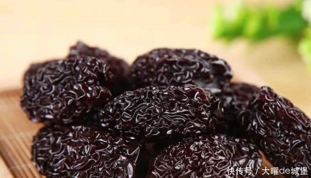 子宫污血|女人来月经时，5种食物不妨多吃，排出子宫污血，还能悄悄瘦身