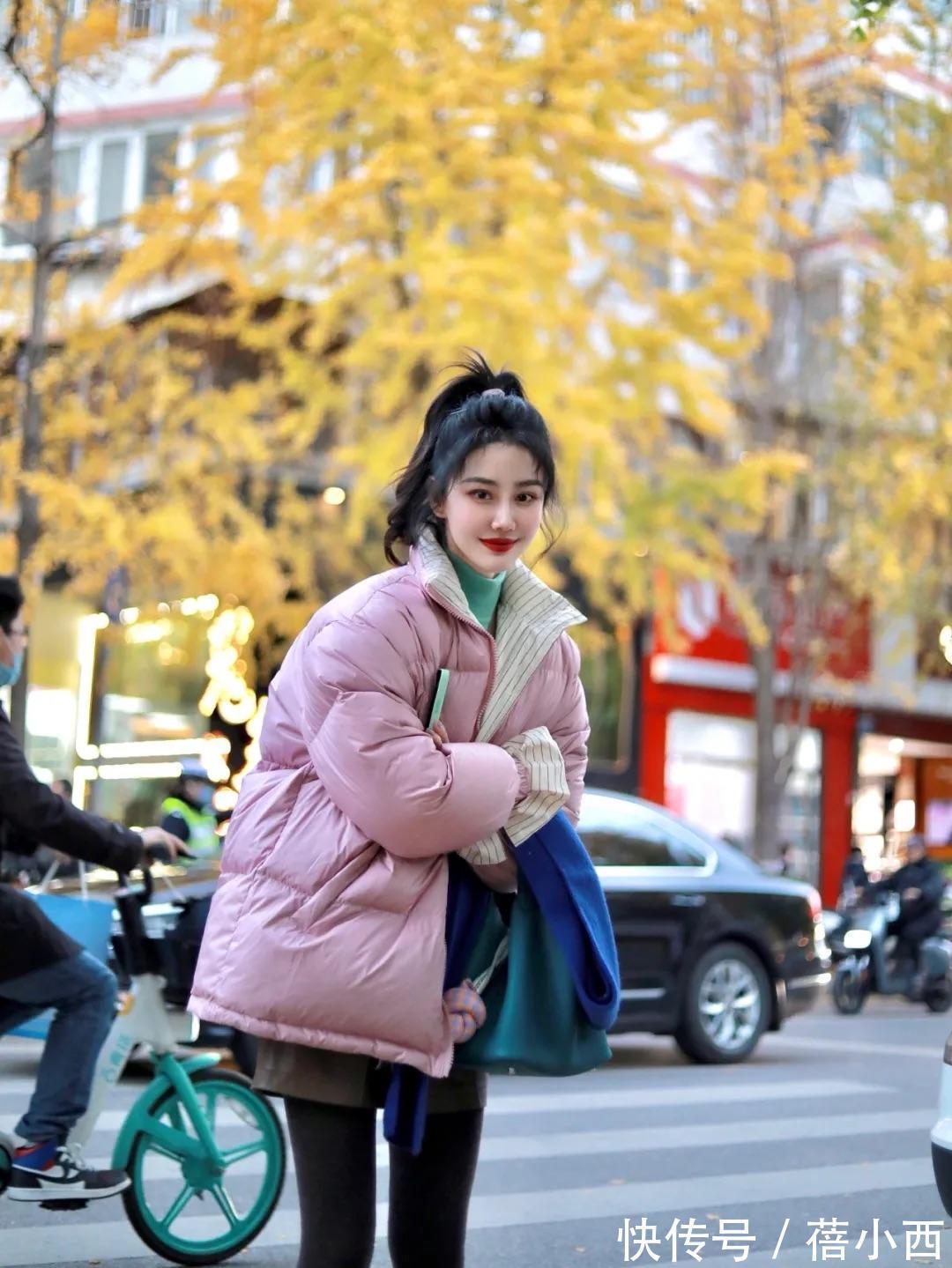 肤色|掌握冬季的保暖密码,“羽绒服”的搭配必不可少,保暖实用又大气