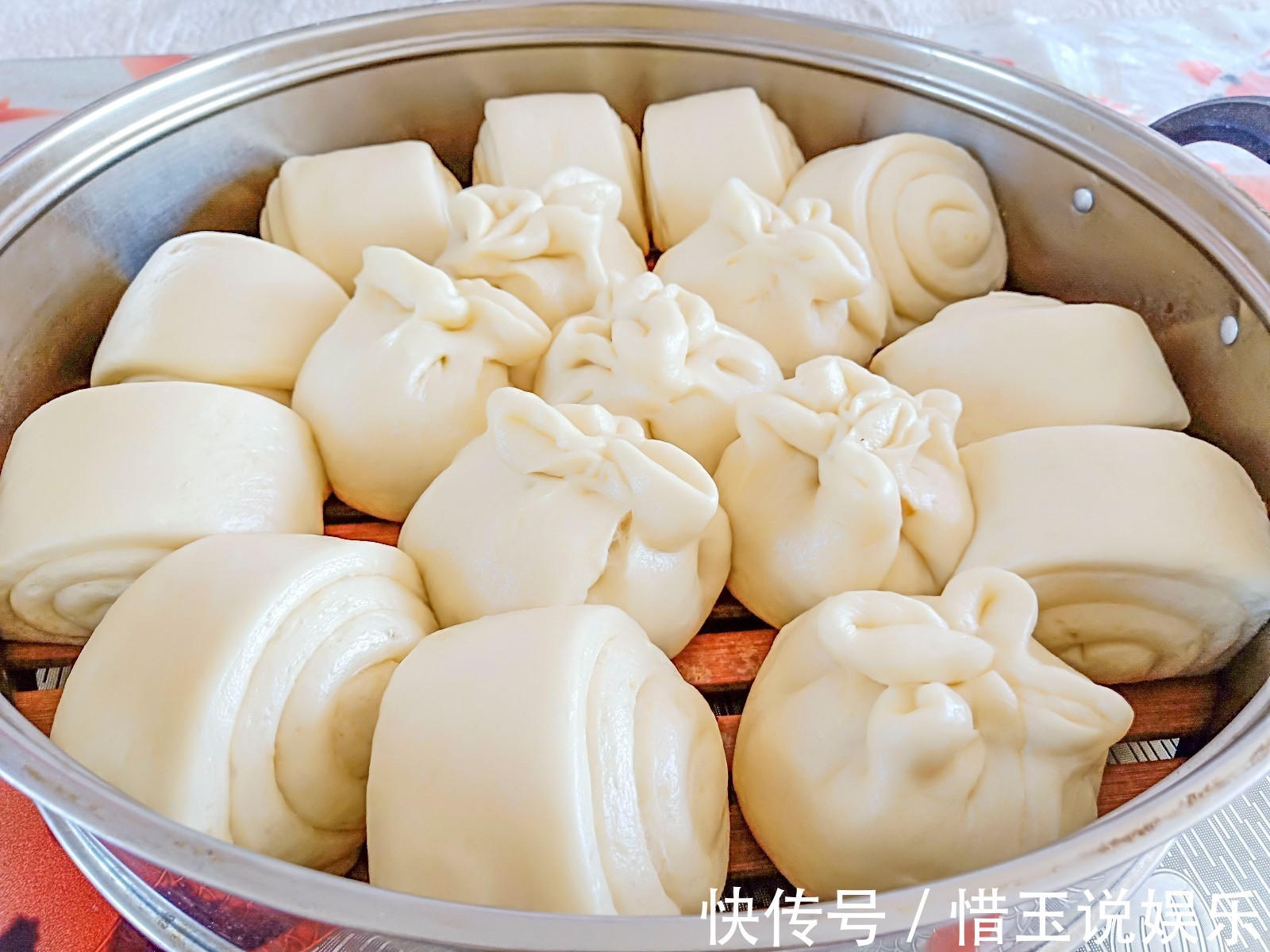 馒头不再出去买了,铁蛋儿教你简单做法,个个蓬松宣软又好吃