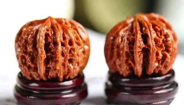  手串|在你穿上秋裤的同时，手串应该怎么办？