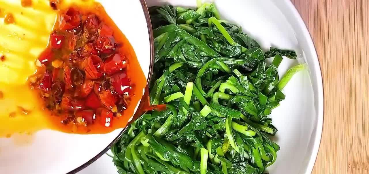 韭菜新吃法,香辣咸鲜,营养丰富唇齿留香,满满一大盘不够吃