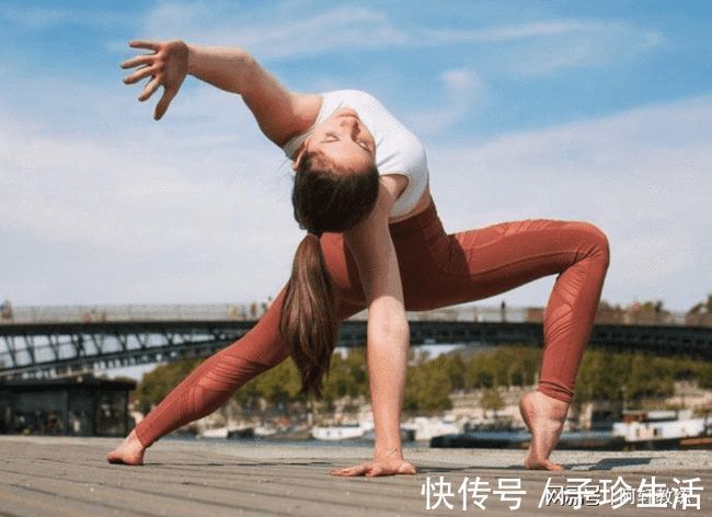 酸痛|长期久坐肩颈酸痛？这些体式要多练，放松肌肉，缓解不适