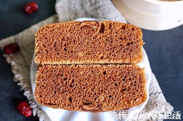 红糖|红糖发糕有弹性，不粘牙有诀窍，别光用面粉，加点它，一次就成功