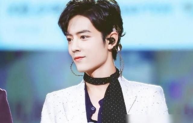 电台|肖战1005电台第一期感动上线这是专属于虾虾们的净土,夜听流泪