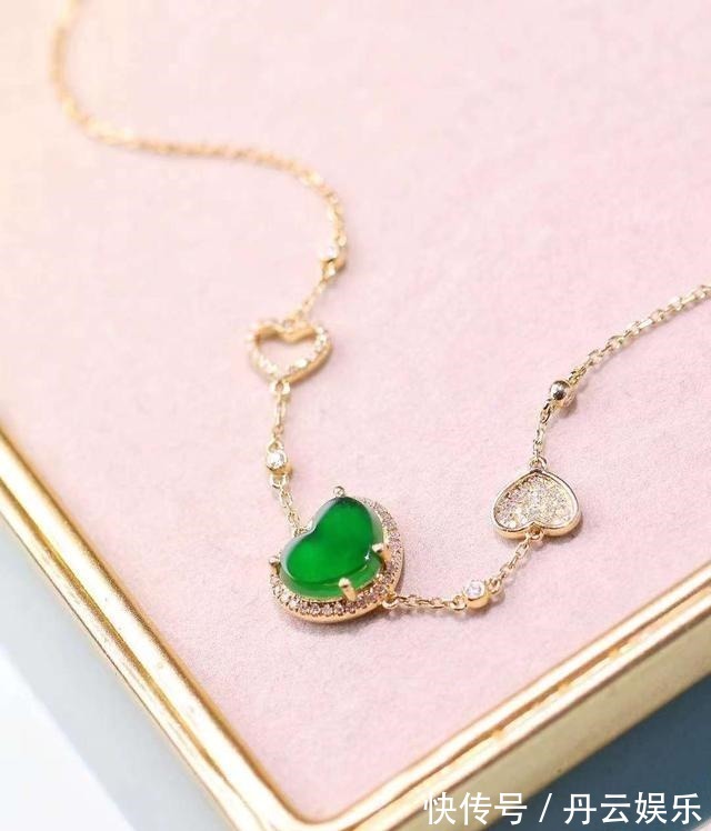 珠宝首饰 七夕节送感动牌珠宝首饰,代表永恒的爱意,温情四溢甜到心窝里!