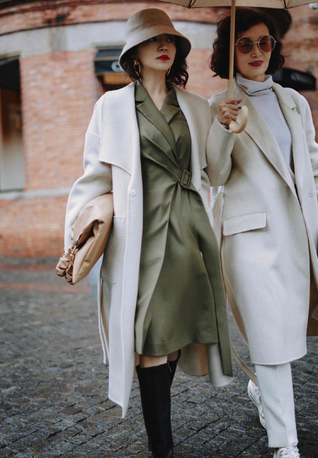 三木和57岁老妈比美!掌握2大穿搭准则,轻松凹出冬季造型