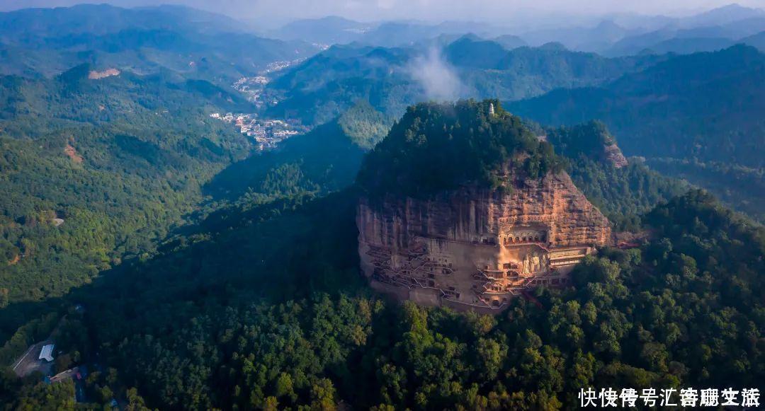 满山|秦岭深处满山红遍，绚丽多彩，惊艳着整个秋天