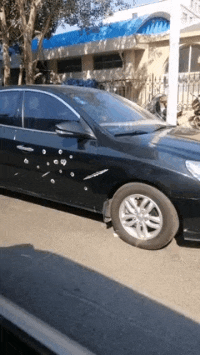 |搞笑GIF:姑娘当时就懵了 早知如此就不应该玩这个