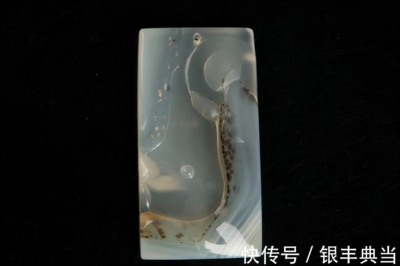 典当行 两张图,告诉你真假玛瑙的区别到底是什么?