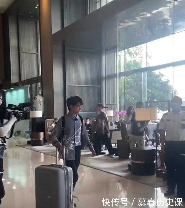 人气|龚俊上节目自带“工具”,节目未播已先火,嘉宾一个比一个高人气