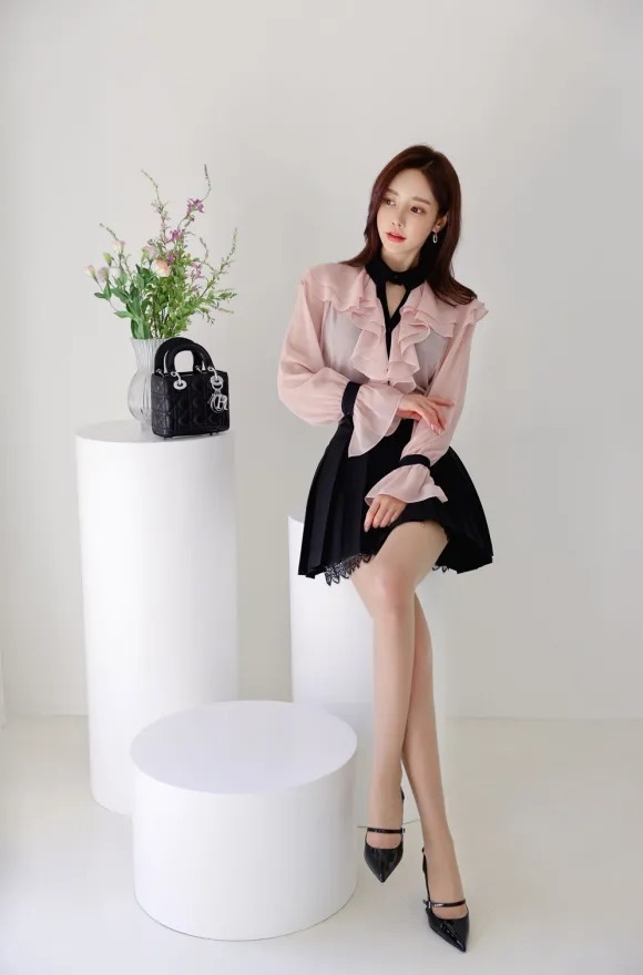 美图|美图欣赏:孙允珠,春萌呢喃野樱玫红古典公主裙